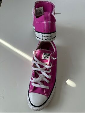 Converse Pink Low Top Canvas Sneakers Women’s 10